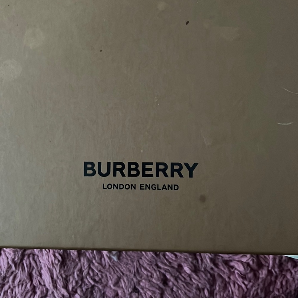 Burberry sneakers size 381/2 only wore three times (kinda new still) I paid $890